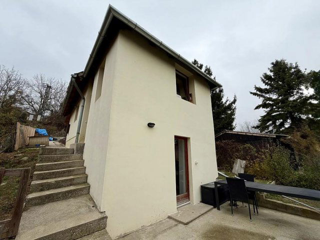 Eladó családi ház, Vácon 50.5 M Ft, 2 szobás