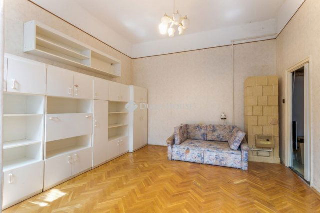 Eladó téglalakás, Budapesten, V. kerületben, Múzeum körúton