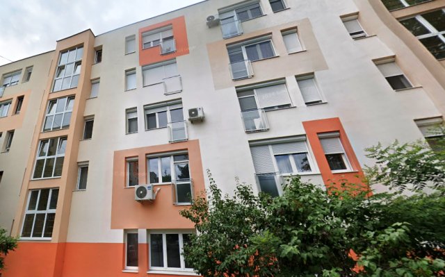 Eladó téglalakás, Budapesten, XVIII. kerületben, Építő utcában