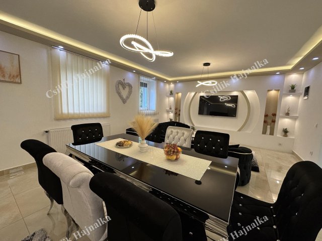 Eladó családi ház, Szolnokon 67.9 M Ft, 3 szobás