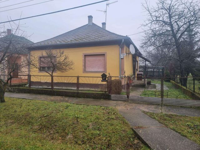 Eladó családi ház, Barcson, Mező utcában 12 M Ft, 3 szobás