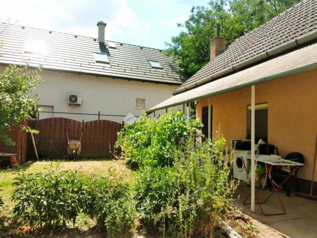 Eladó családi ház, Velencén 69.9 M Ft, 4 szobás