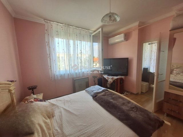 Eladó téglalakás, Gödöllőn 51 M Ft, 2 szobás