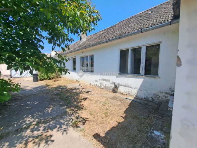 Eladó családi ház, Baján 17.99 M Ft, 4 szobás