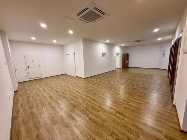 Kiadó üzlethelyiség, Móron 425 E Ft / hó / költözzbe.hu