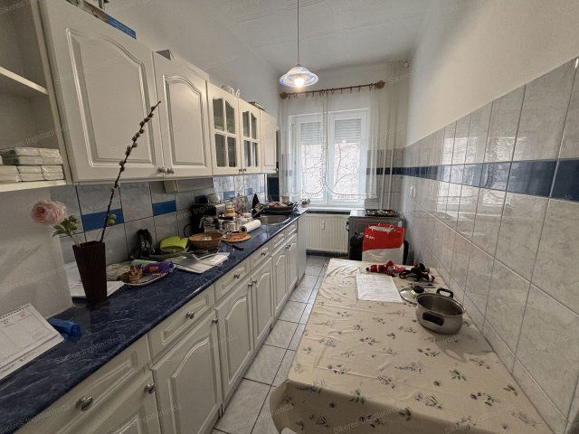 Eladó téglalakás, Oroszlányban 28 M Ft, 1 szobás