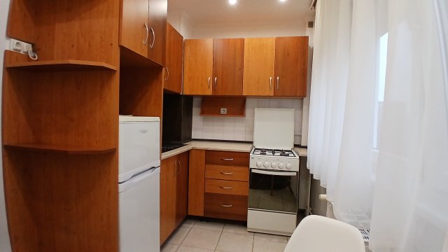 Kiadó panellakás, albérlet, Kecskeméten 150 E Ft / hó, 2 szobás