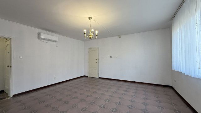 Kiadó iroda, Debrecenben 230 E Ft / hó, 4 szobás