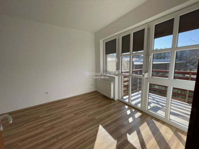 Eladó téglalakás, Nagykőrösön 56 M Ft, 2+1 szobás