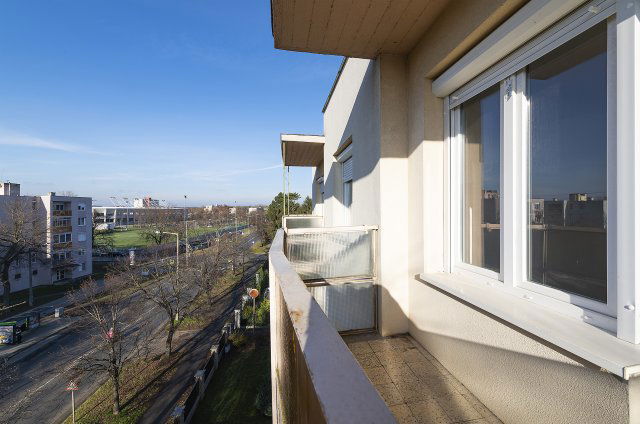 Eladó téglalakás, Nyíregyházán 49.9 M Ft, 3 szobás