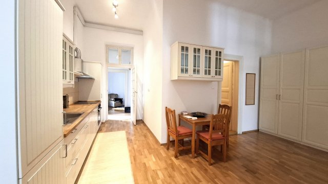 Kiadó téglalakás, albérlet, V. kerületben, Molnár utcában