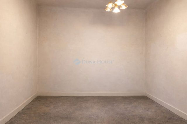 Eladó téglalakás, Budapesten, VI. kerületben 51.2 M Ft, 1 szobás