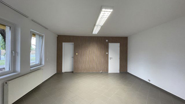 Eladó üzlethelyiség, Győrött 73 M Ft, 1 szobás