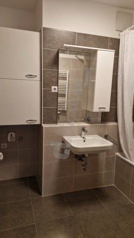 Kiadó téglalakás, albérlet, VIII. kerületben, Corvin sétányon