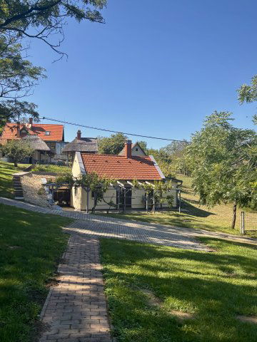 Eladó családi ház, Zamárdiban 360 M Ft, 5+1 szobás