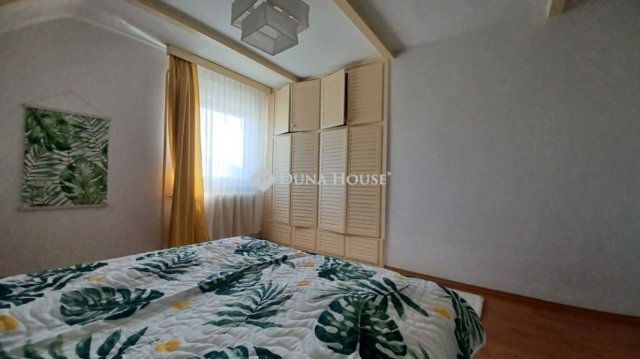 Eladó családi ház, Balatonfüreden 129.9 M Ft, 6 szobás