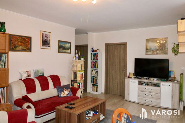 Eladó ikerház, Győrságon 95.99 M Ft, 4 szobás