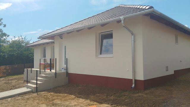 Eladó családi ház, Kerepesen, Madarász János utcában 80.8 M Ft