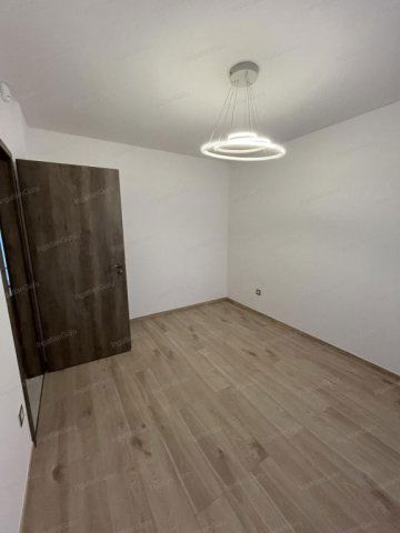 Kiadó ikerház, albérlet, Kecskeméten 650 E Ft / hó, 5 szobás