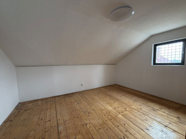 Eladó családi ház, Szigetszentmiklóson 62.9 M Ft, 2 szobás