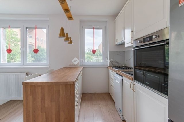 Eladó családi ház, Budapesten, XVIII. kerületben 106 M Ft