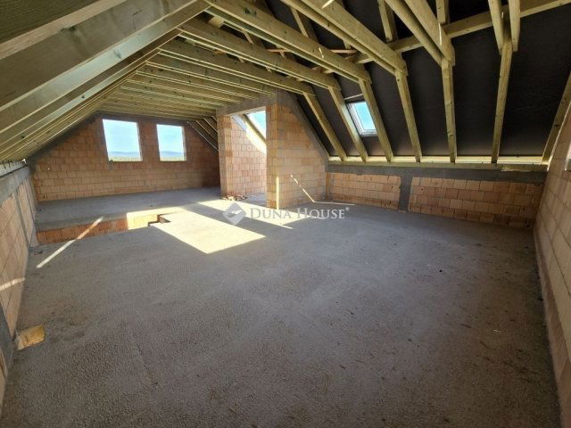 Eladó családi ház, Veszprémben 98 M Ft, 5 szobás