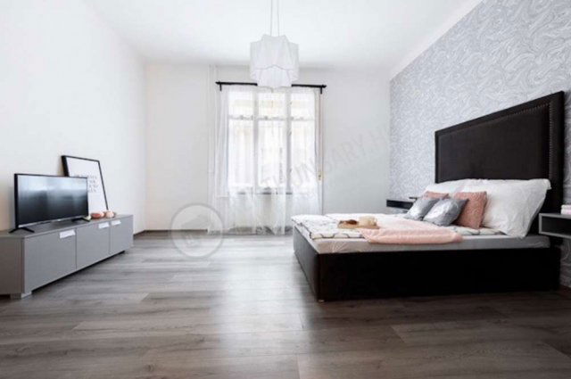 Eladó téglalakás, Budapesten, VI. kerületben, Dessewffy utcában