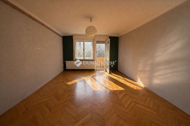 Eladó téglalakás, Budapesten, II. kerületben, Alvinci úton