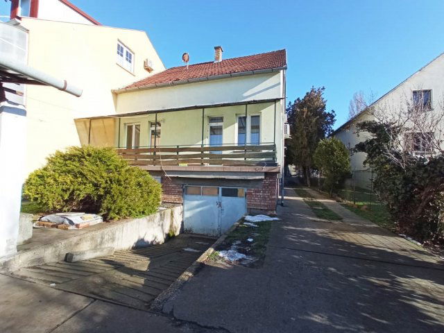 Eladó ikerház, Budapesten, XVI. kerületben, Szlovák úton