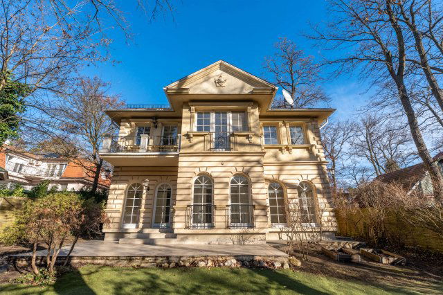 Eladó családi ház, II. kerületben, Feketerigó utcában