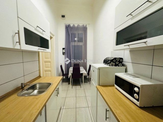 Eladó téglalakás, Budapesten, VIII. kerületben 99.9 M Ft