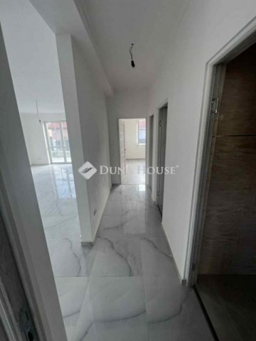 Eladó ikerház, Szolnokon 67.9 M Ft, 4 szobás