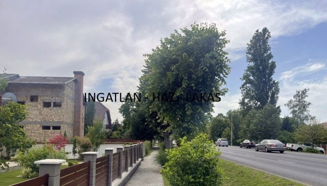 Eladó sorház, Balatonföldváron 199 M Ft, 3+6 szobás