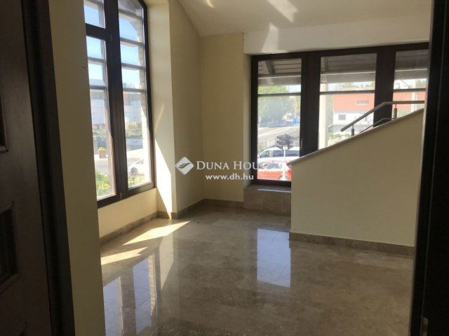 Eladó családi ház, Balatonfüreden 350 M Ft, 4 szobás