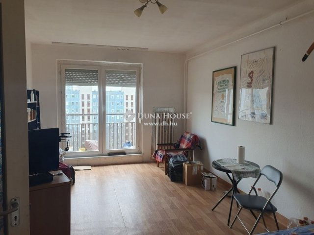 Eladó panellakás, Budapesten, III. kerületben 58.999 M Ft