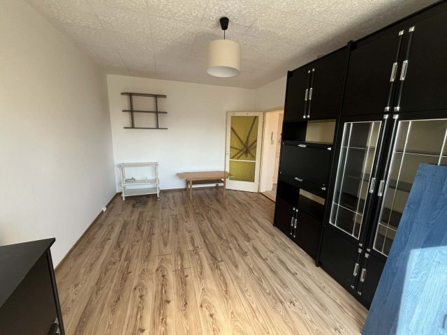 Eladó panellakás, Dunaújvárosban 26.9 M Ft, 1+1 szobás