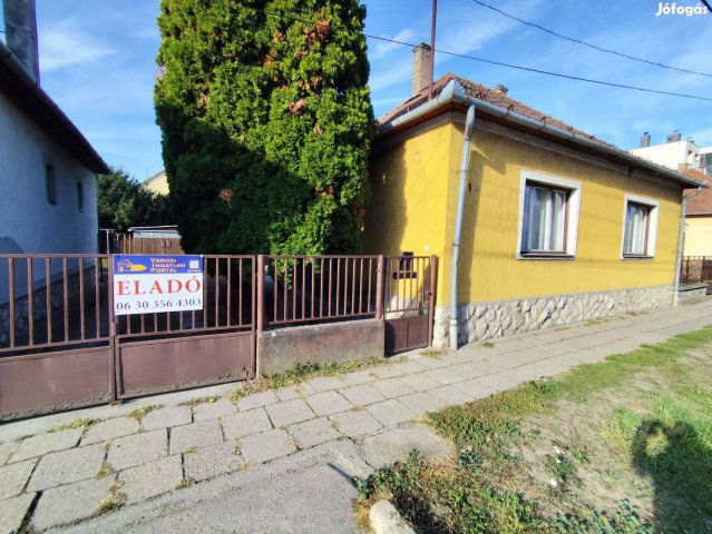 Eladó családi ház, Dombóváron 25 M Ft, 3 szobás