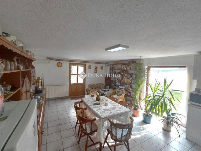 Eladó családi ház, Vámospércsen 78.9 M Ft, 5+1 szobás