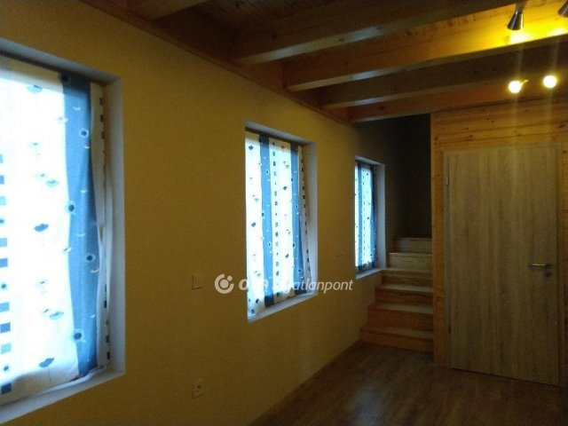 Eladó családi ház, Borgátán 49.99 M Ft, 1+4 szobás