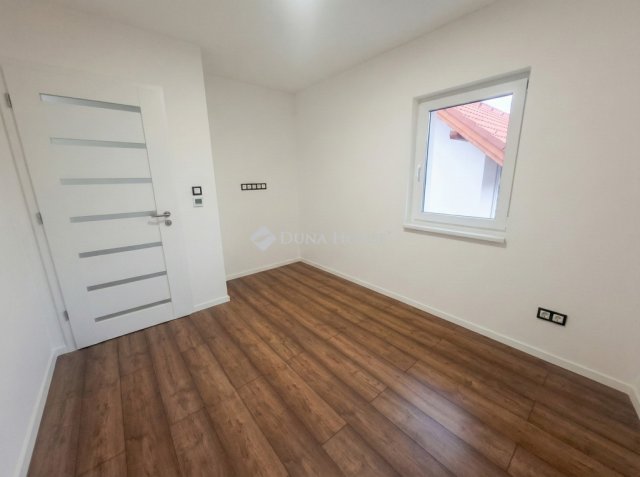 Eladó téglalakás, Budapesten, XVI. kerületben 69.9 M Ft