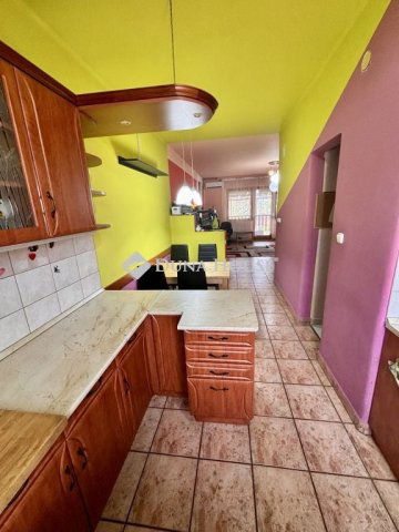 Eladó családi ház, Gyöngyösön 70 M Ft, 4 szobás