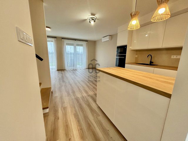 Eladó sorház, Vámosszabadin 99.5 M Ft, 4 szobás