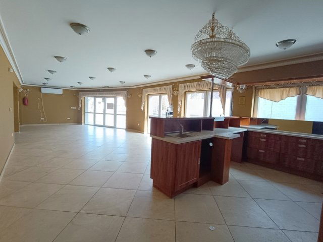 Kiadó üzlethelyiség, Nyíregyházán 400 E Ft / hó, 1 szobás