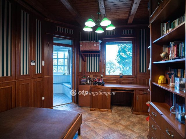 Eladó családi ház, Békéscsabán 119.9 M Ft, 6+1 szobás