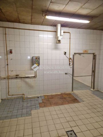 Eladó családi ház, Nagykőrösön 160 M Ft, 6 szobás