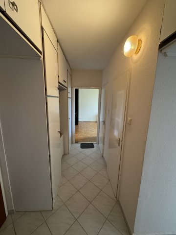 Eladó panellakás, Veszprémben 37 M Ft, 2 szobás