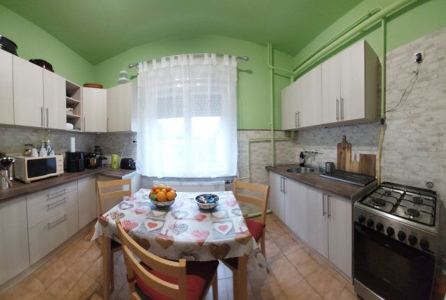 Eladó családi ház, Tiszaföldváron 29.99 M Ft, 4+1 szobás