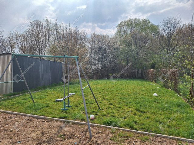 Eladó családi ház, Sarródon 44.5 M Ft, 2 szobás