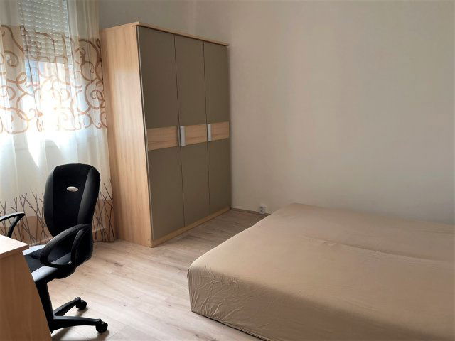 Kiadó panellakás, albérlet, Pécsett, Ifjúság útján