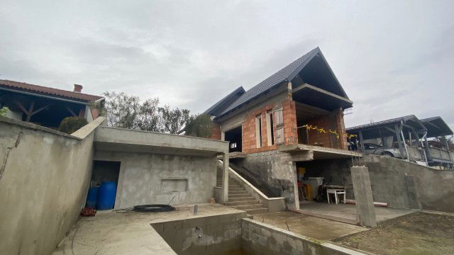 Eladó családi ház, Szigetszentmiklóson 141.8 M Ft, 2 szobás